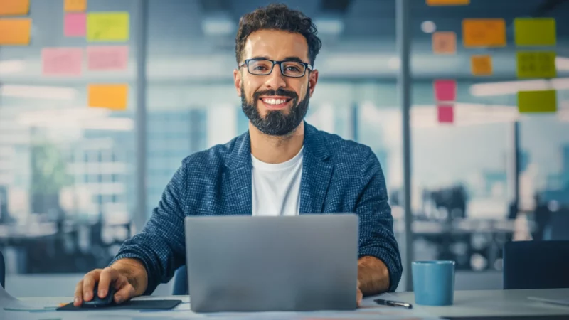 Consultant van BlueLemon24 legt uit waarom het Digitaal Archief van BlueLemon24 ideaal is voor efficiënt en veilig documentbeheer